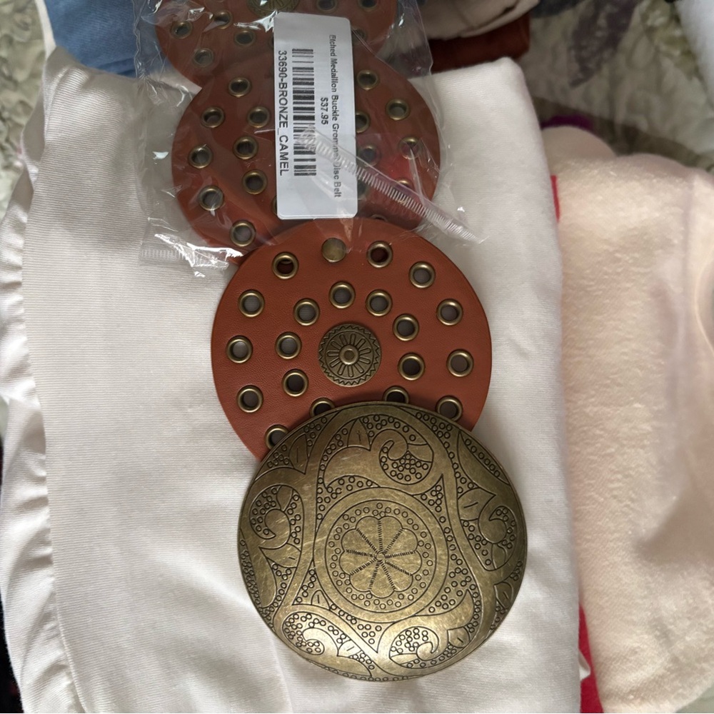 NEW Decorative Bronze and Camel Accents Never worn